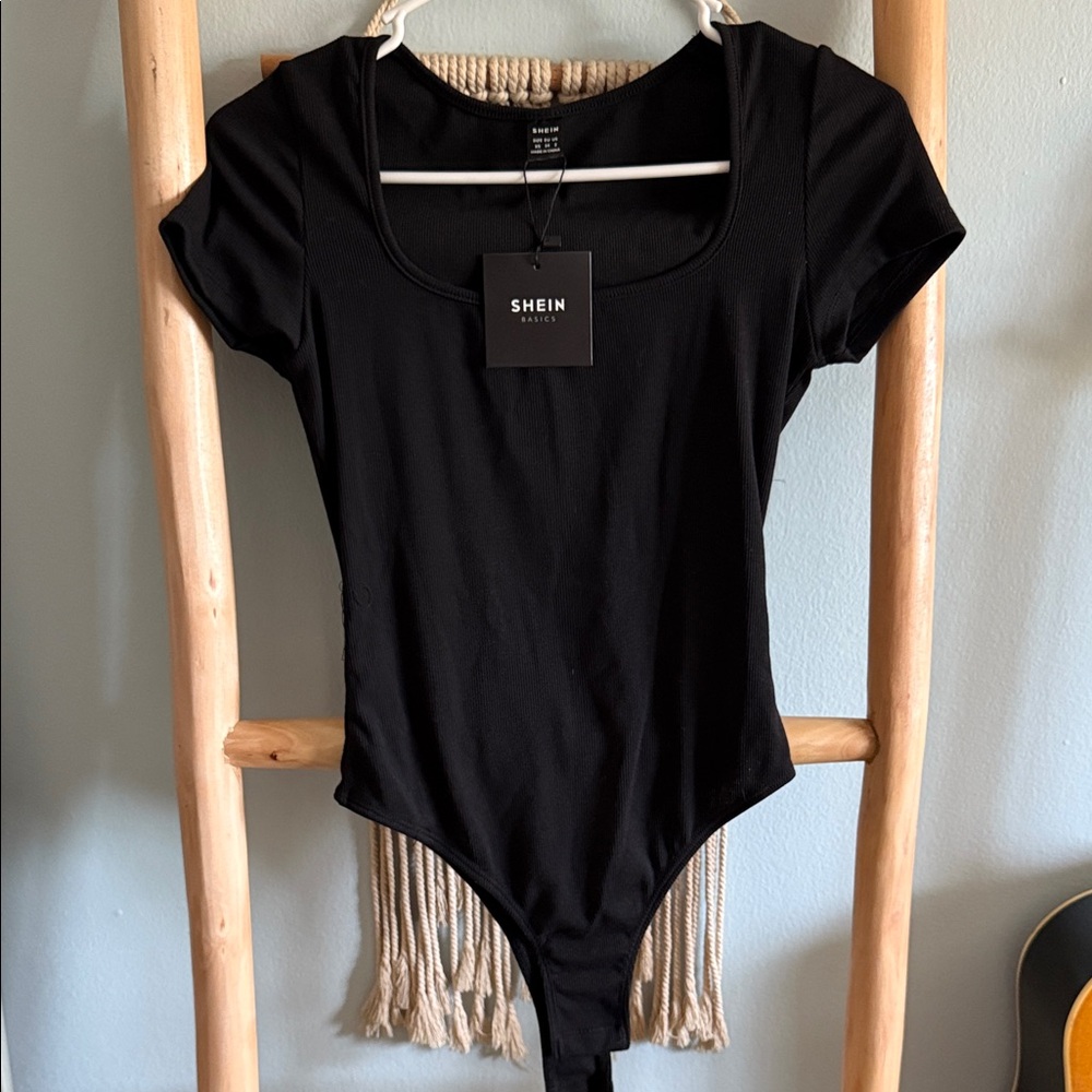 SHEIN Black Short Sleeve Bodysuit
